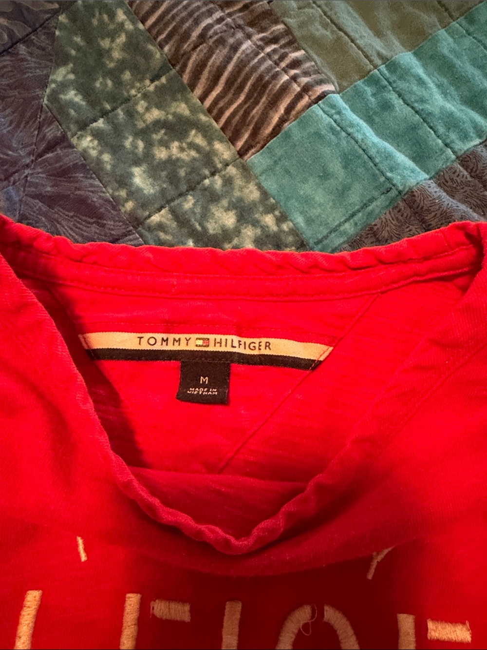 Tommy Hilfiger Red Short Sleeve Logo Tee for Kids - Picture 3 of 3